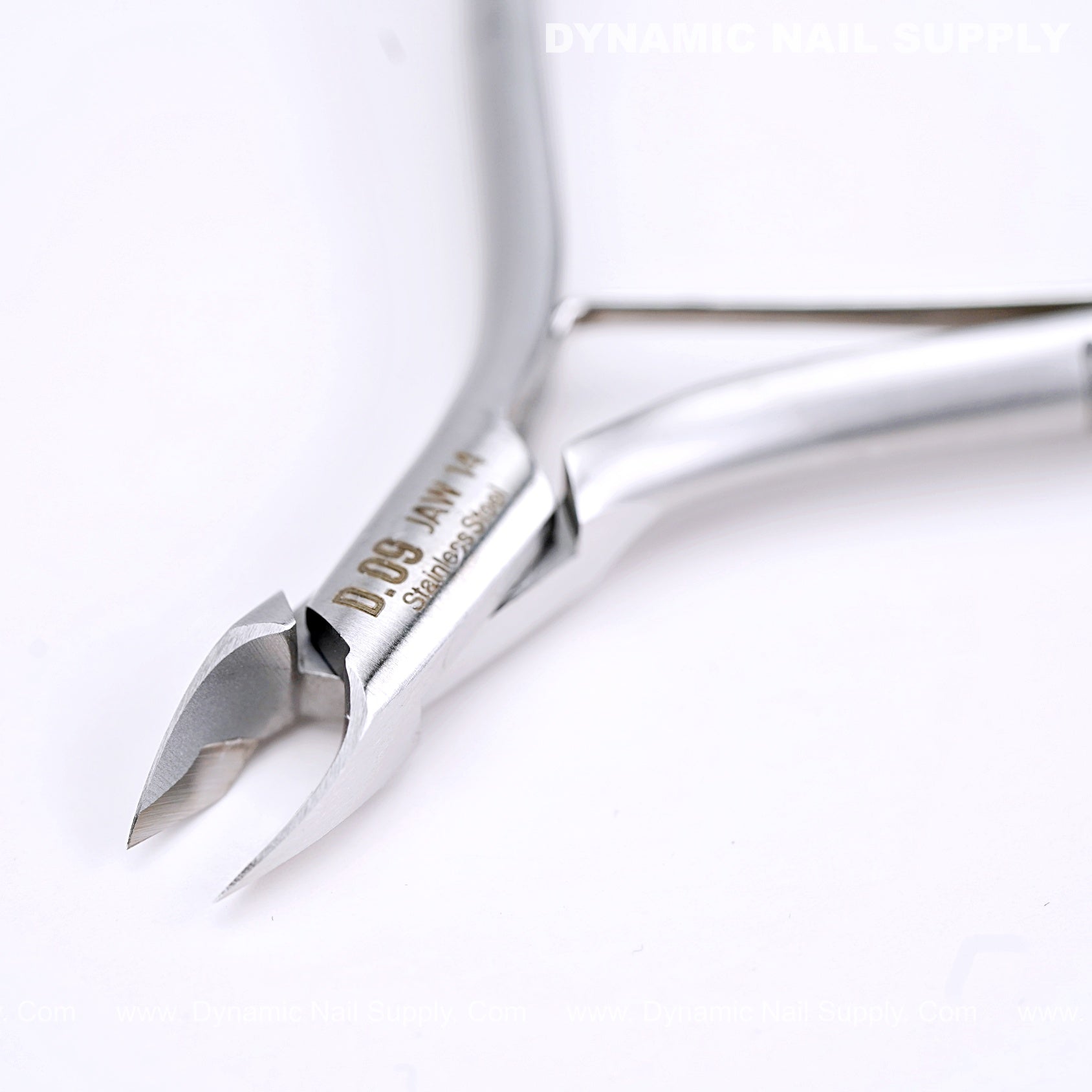 D09 - Jaw 14 - Cuticle Clippers with Grip Control 鈥?Sharp Jaw Design for Clean Cuticle Removal