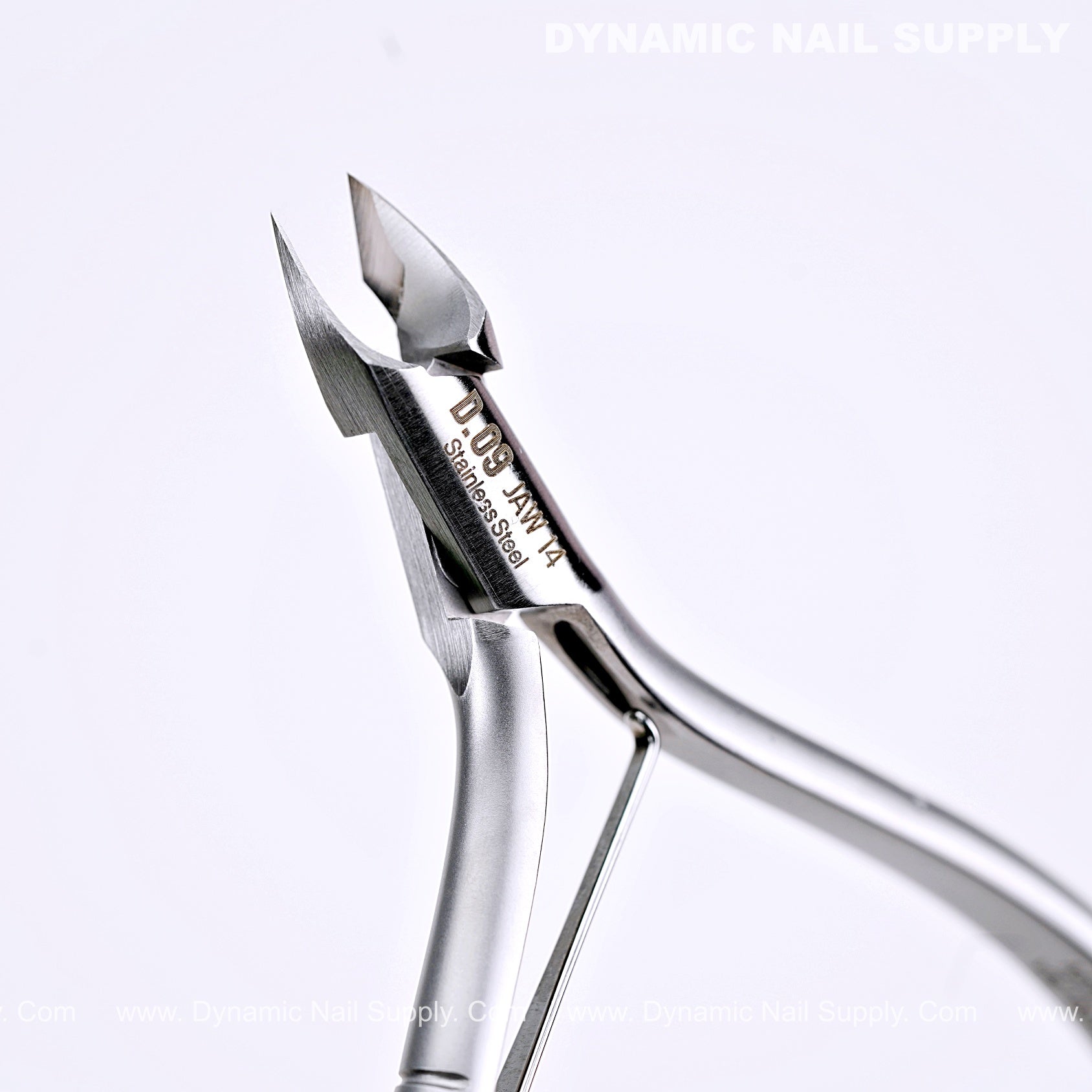 D09 - Jaw 14 - Cuticle Clippers with Grip Control 鈥?Sharp Jaw Design for Clean Cuticle Removal