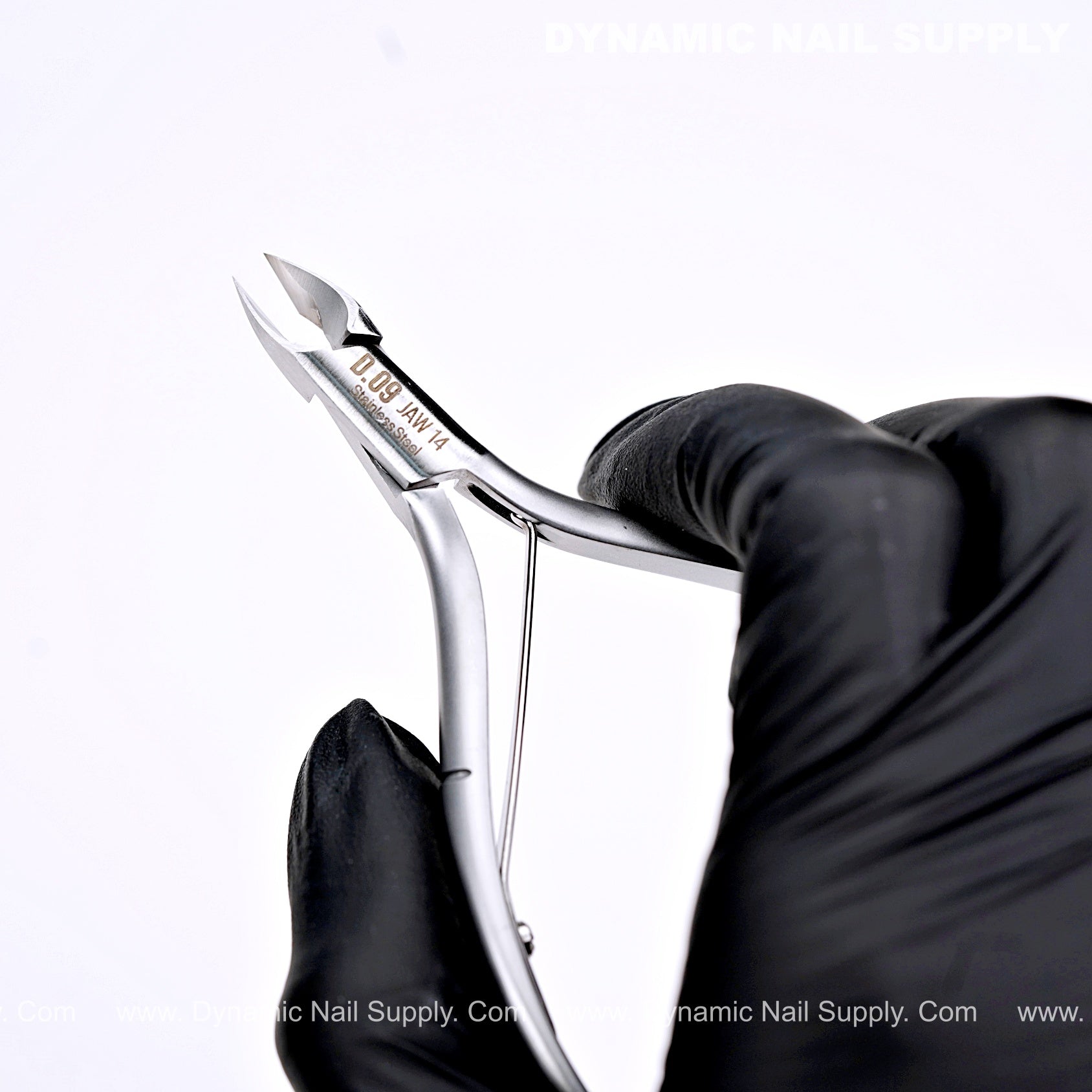 D09 - Jaw 14 - Cuticle Clippers with Grip Control 鈥?Sharp Jaw Design for Clean Cuticle Removal