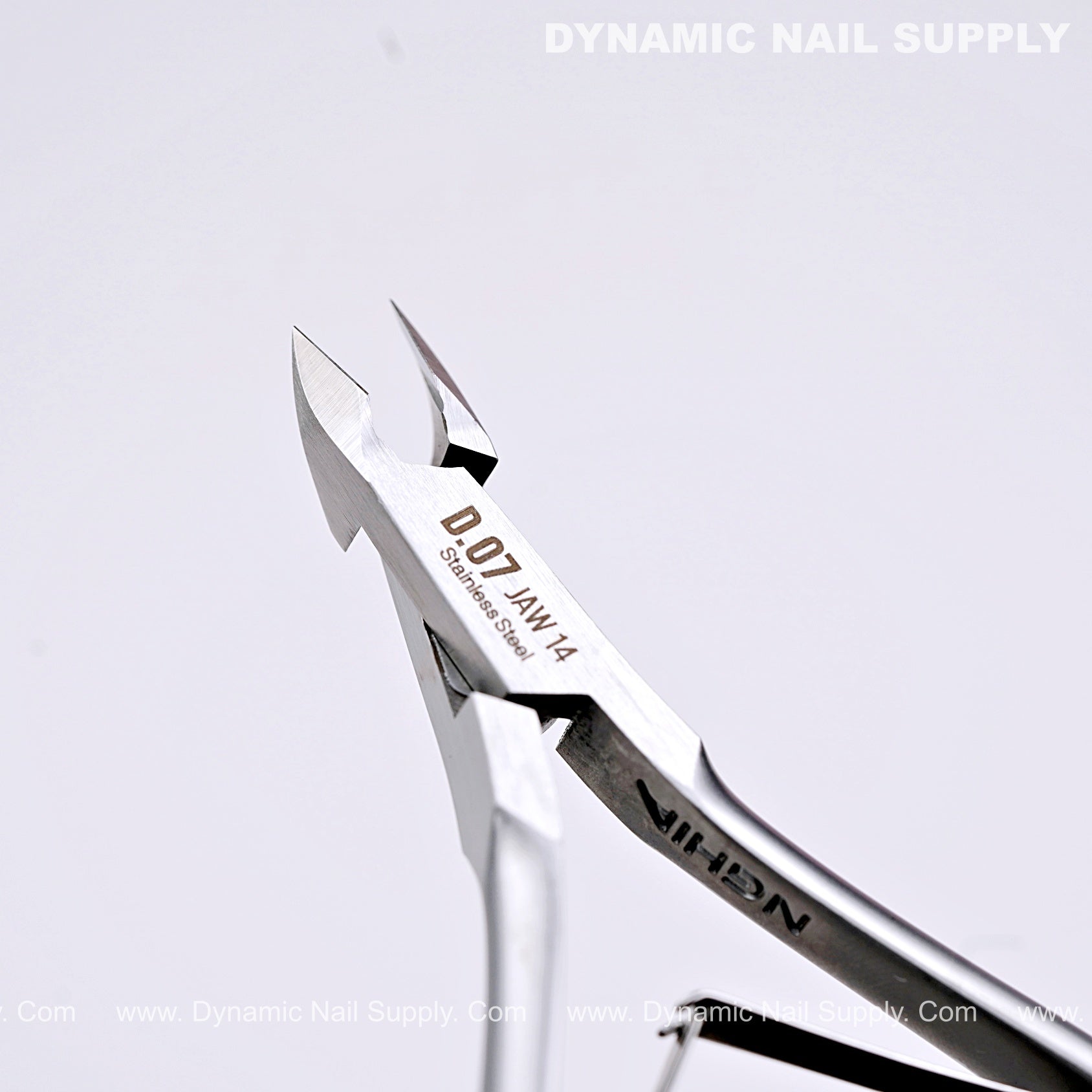 D07 - Jaw 14 - Cuticle Nippers for Nails 鈥?Super Fine Jaw Cuticle Clippers with Smooth Spring Action